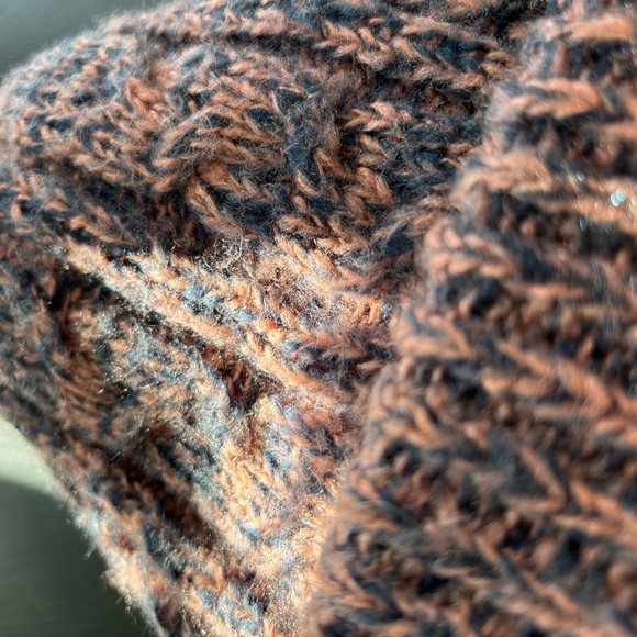 Butron Bone Cobra Reversible  Beanie Ski Snowboard (18cm) - Picture 6 of 7